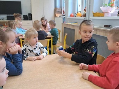  (photo)