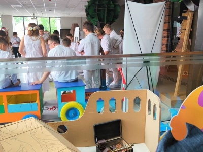 (photo)