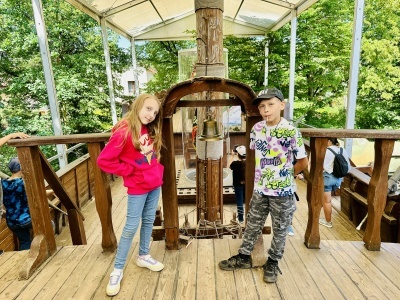  (photo)