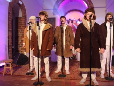  (photo)