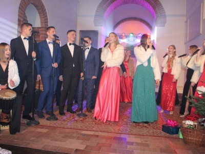  (photo)