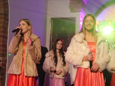  (photo)
