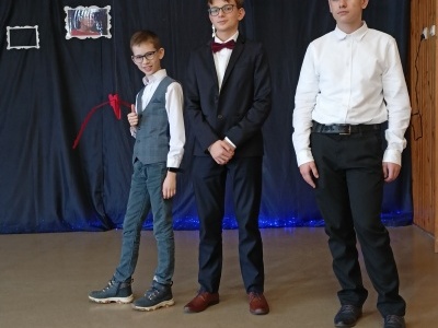  (photo)