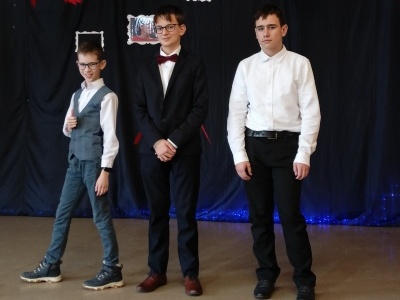  (photo)