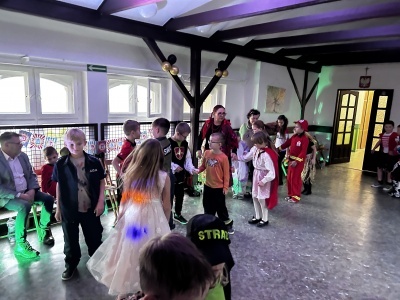  (photo)