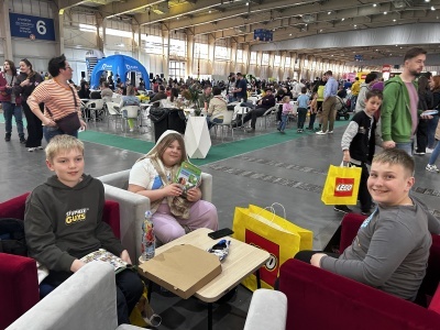  (photo)