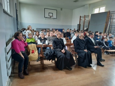  (photo)