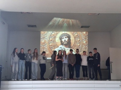  (photo)
