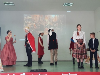  (photo)