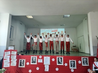  (photo)