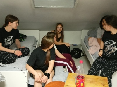  (photo)