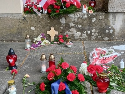  (photo)