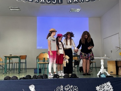  (photo)