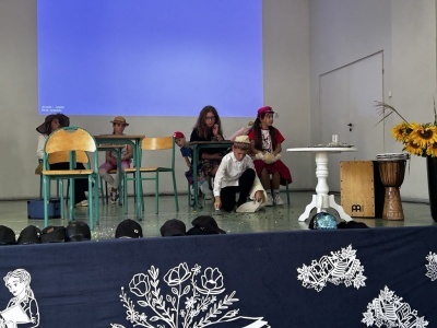  (photo)