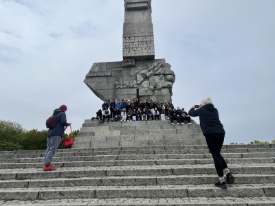  (photo)