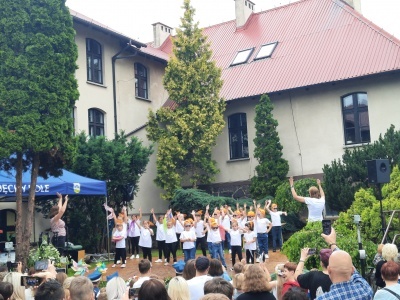  (photo)