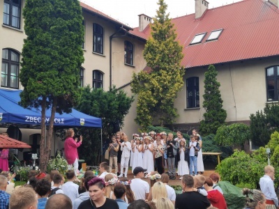  (photo)