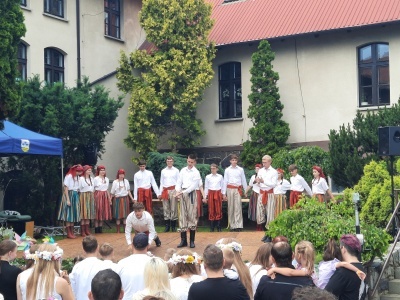  (photo)