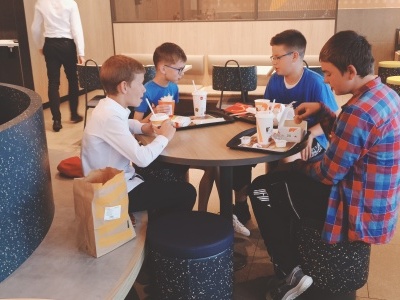  (photo)