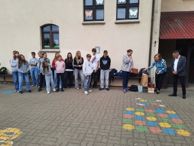  (photo)
